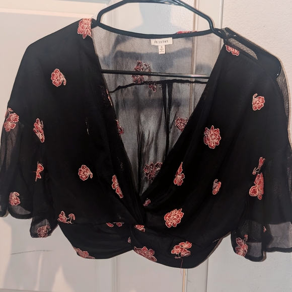 En Creme Tops - En Creme Boot Barn Floral Mesh Cropped Tie Top Stagecoach Boho Coachella Black